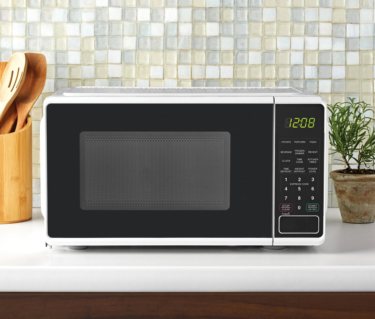 Mainstays 0.7 cu. ft. Countertop Microwave Oven, 700 Watts, White, New