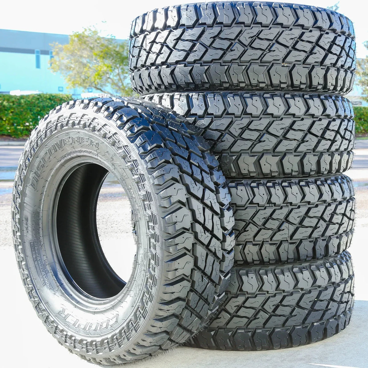 Cooper Discoverer S/T Maxx LT 275/70R18 125/122Q E 10 Ply Mud Tires - Set Of 4
