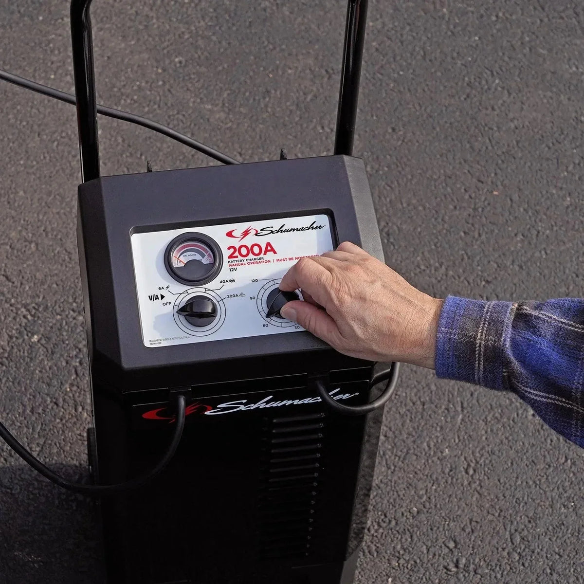 Schumacher Electric 12V 200A Manual Battery Charger And Engine Starter - SC1565