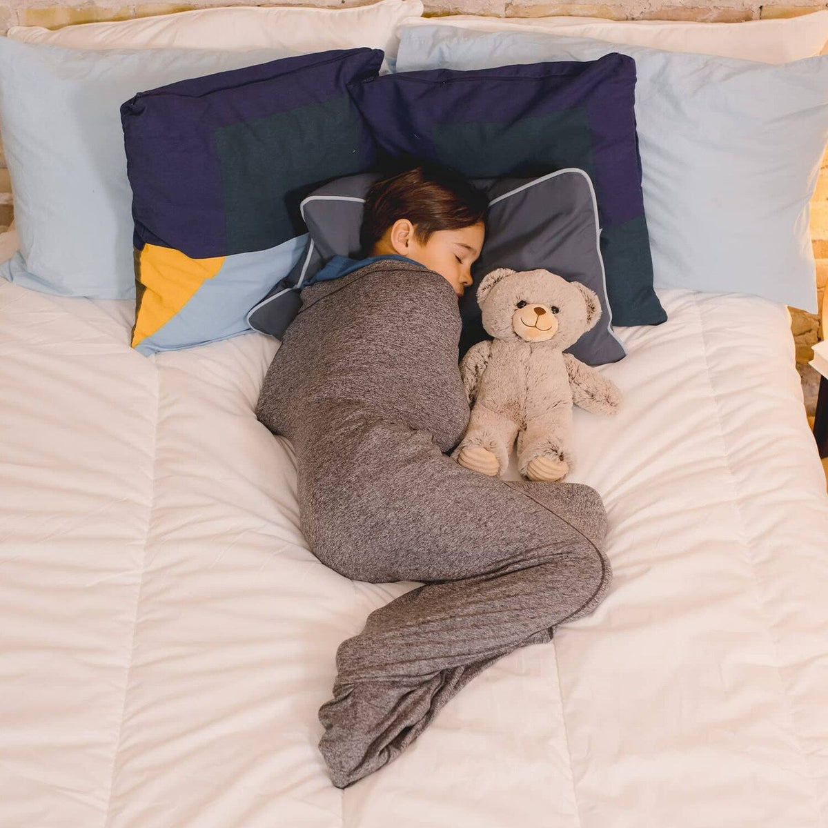 Hug Sleep - Sleep Pod Move - Wearable Cooling Sensory Compression Blanket - Shark Tank Partner - Machine Washable - Weighted Blanket Alternative -