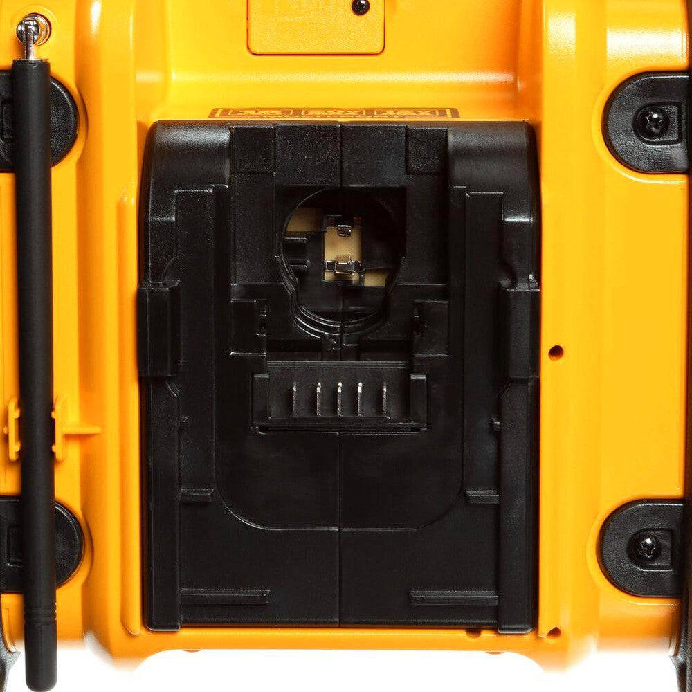 2025 20-Volt MAX Compact Corded / Cordless Worksite Radio