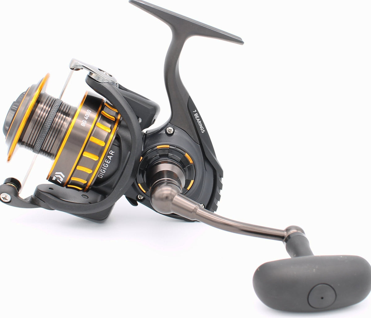 Daiwa BG Spinning Reel – Black Anodized Aluminum, Digigear System, Air Rotor, Waterproof Drag for Freshwater &amp; Saltwater Fishing