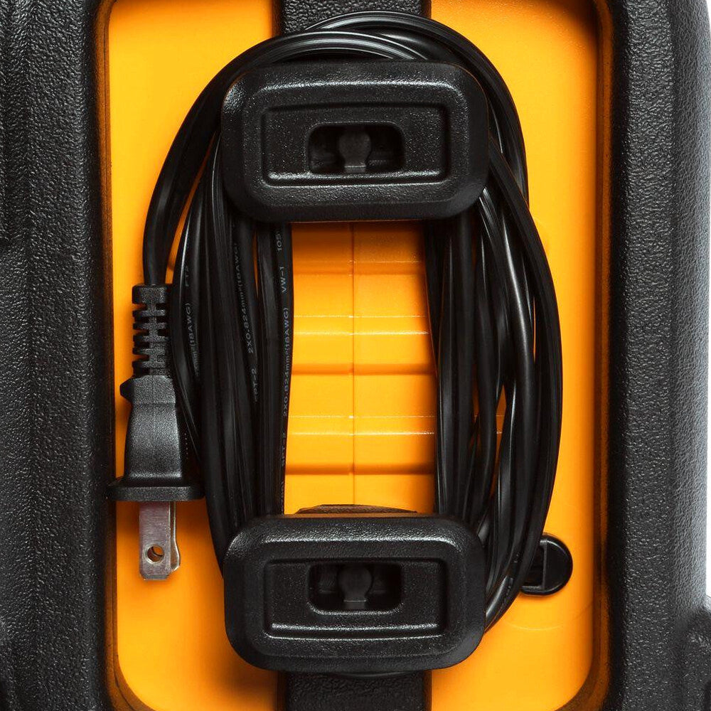 2025 20-Volt MAX Compact Corded / Cordless Worksite Radio