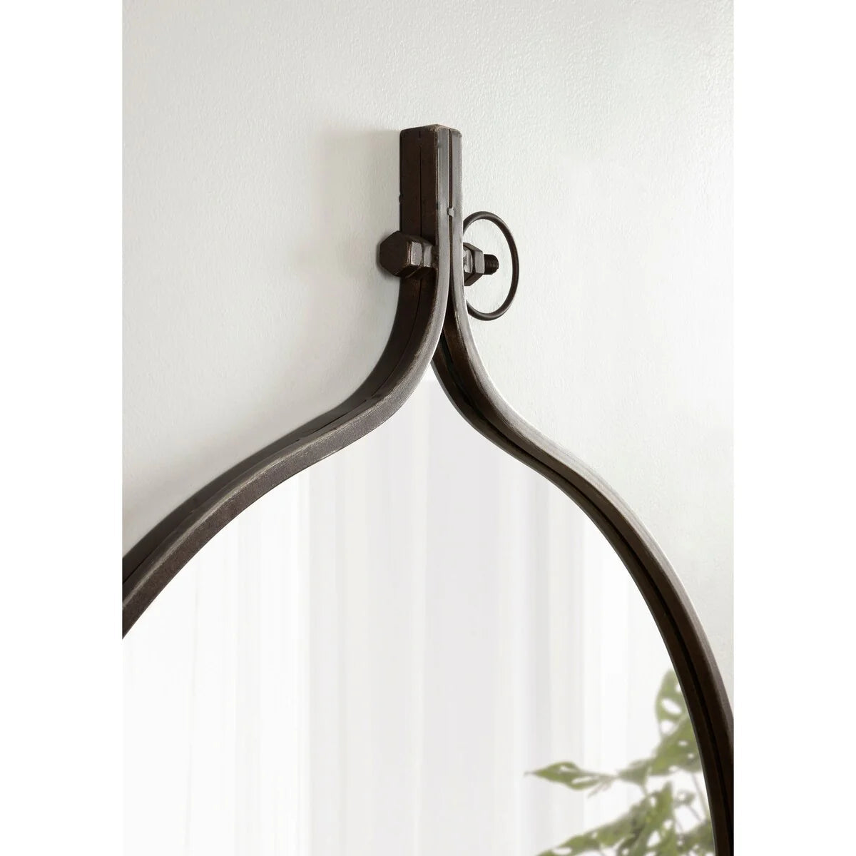Modern Round Wall Mirror With Decorative Metal Frame