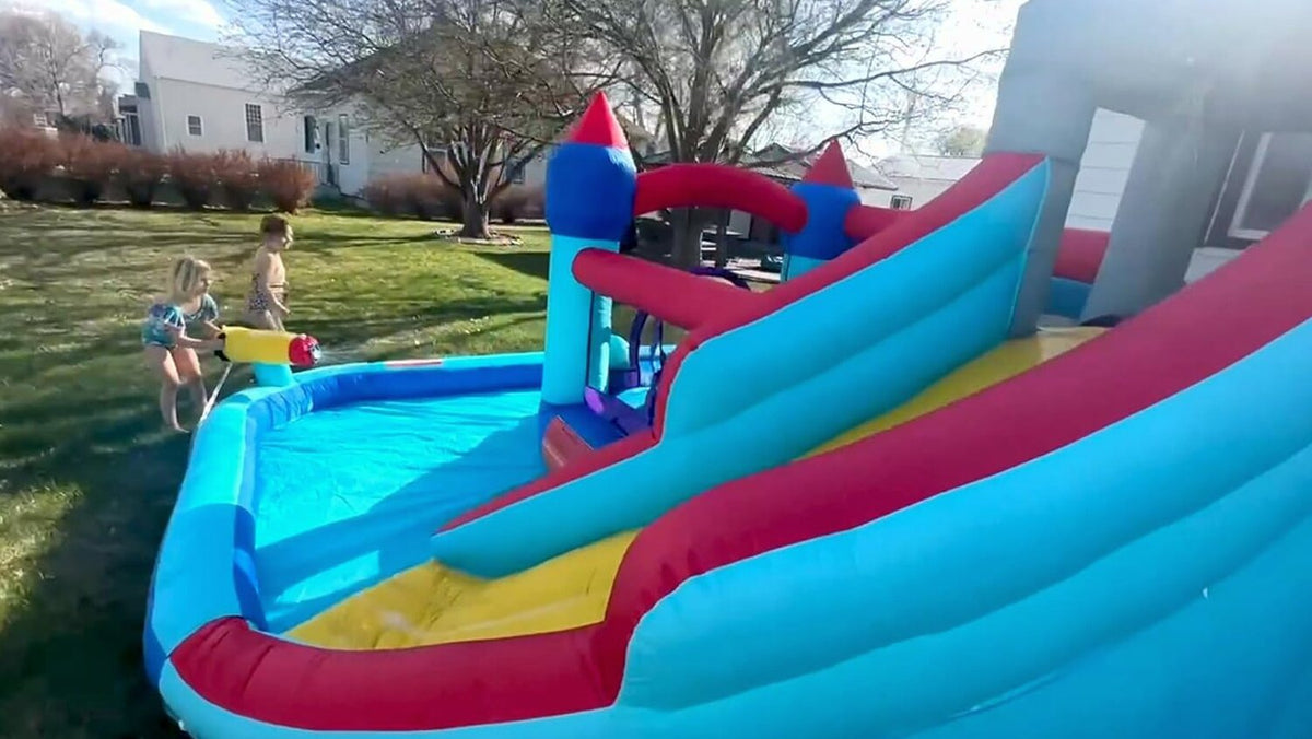 Inflatable Water Slides for Kids 8-in-1 Bounce House Water Park with 450W Blower Climbing Wall, Splash Pool, 2 Water Cannons, Basketball Hoop, Water Slide, Crocodile Sprinkler for Gift Backyard Party
