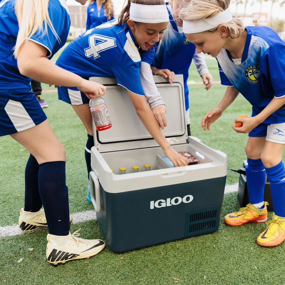 Igloo 38 QT ICF 32 Active Electric Cooler; Rugged Blue