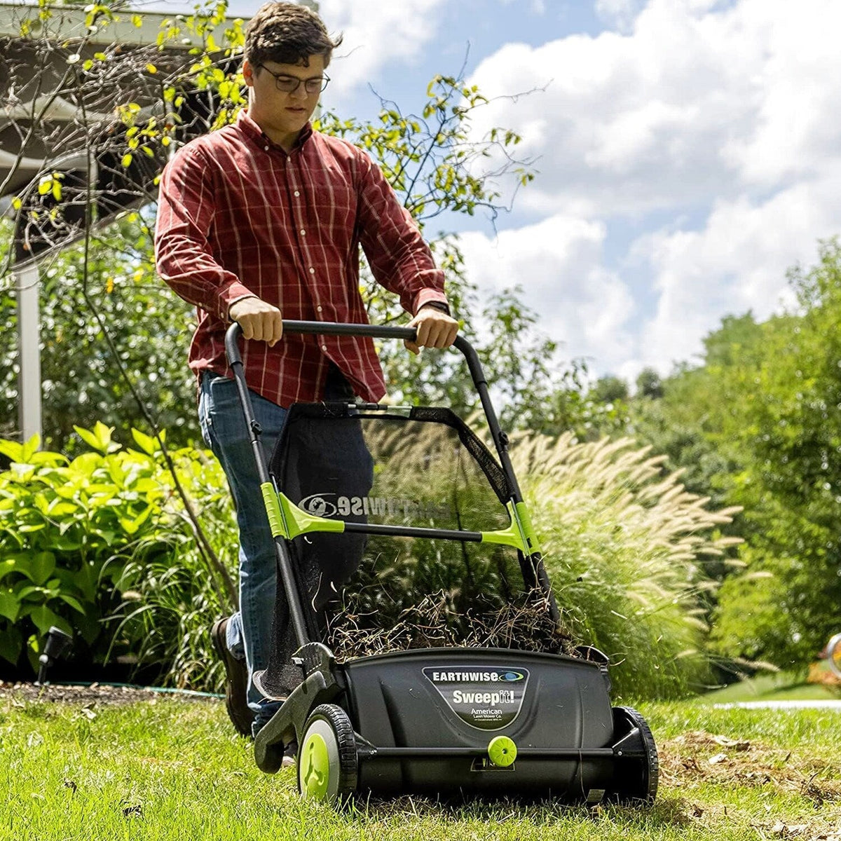 21-Inch Width Leaf &amp; Grass Push Lawn Sweeper, Black