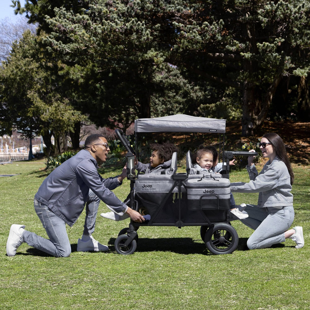 Jeep Wrangler Deluxe 4 Seater Stroller Wagon by Delta Children